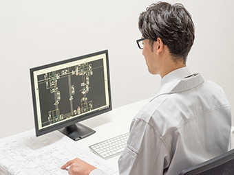 CADオペレーター・東京都新宿区・電気改修工事・経験年数10年～13年必須・宿舎の準備可能
